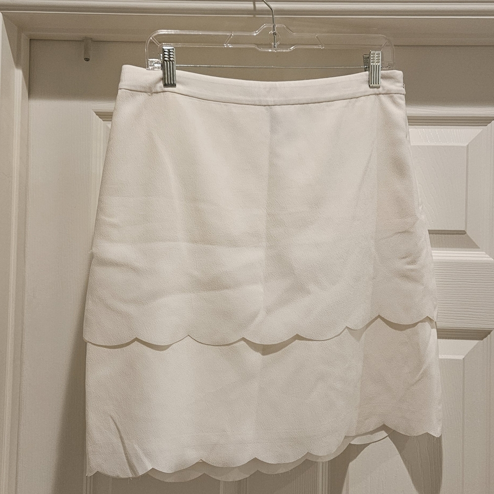 Ann Taylor White Scalloped Pencil Skirt